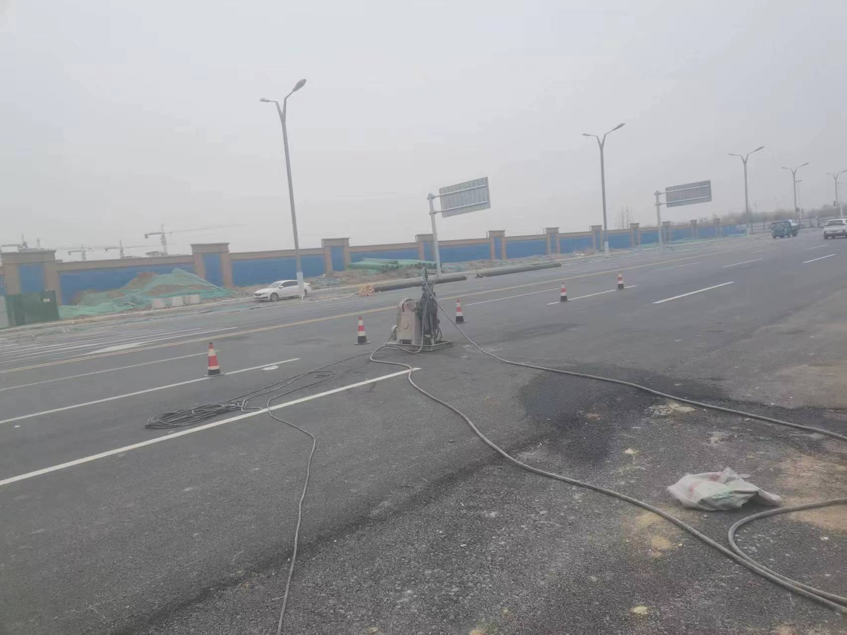 泰丰办事处马路注浆